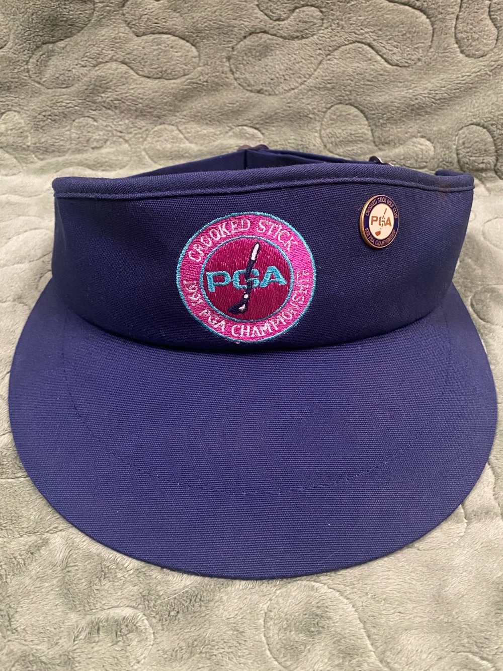 1991 PGA Championship Crooked Stick Golf Club sun visor with lapel pin